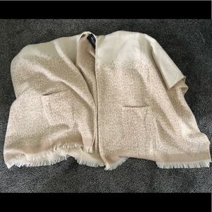 Super soft and cozy shawl!